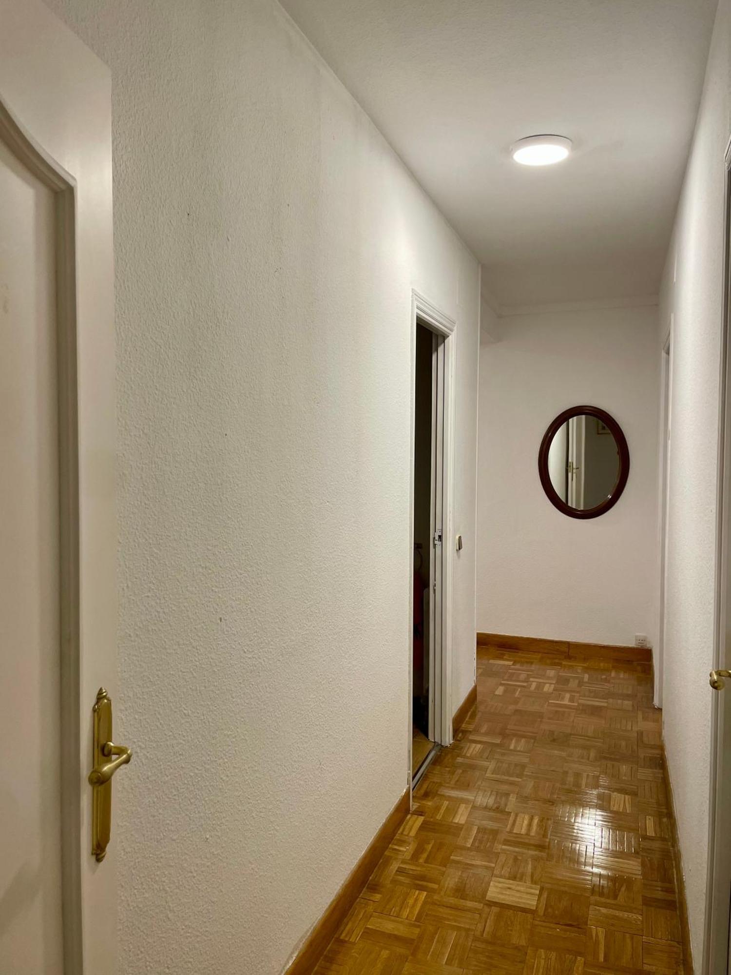 Private Rooms Madrid Atocha Екстериор снимка