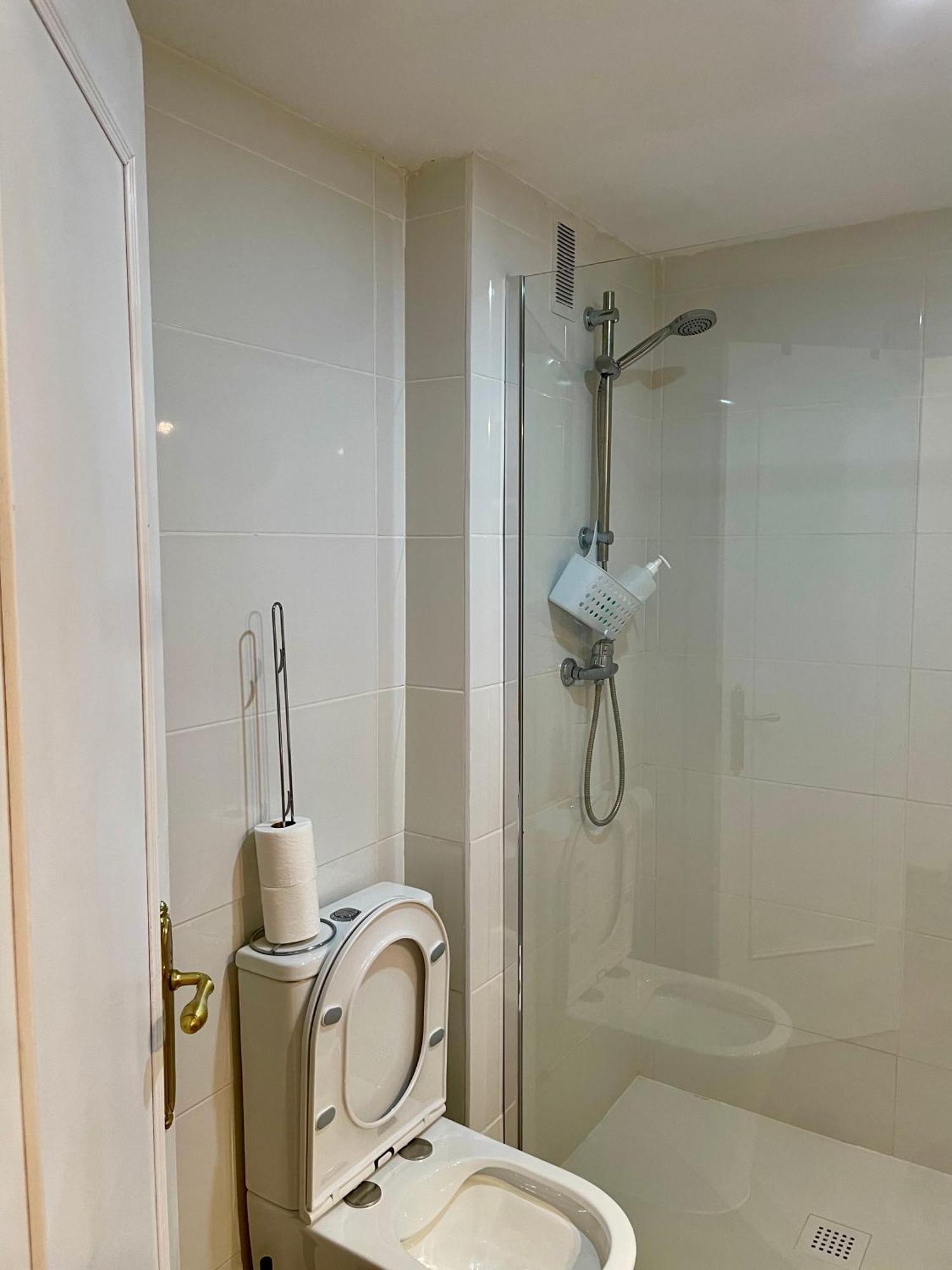 Private Rooms Madrid Atocha Екстериор снимка