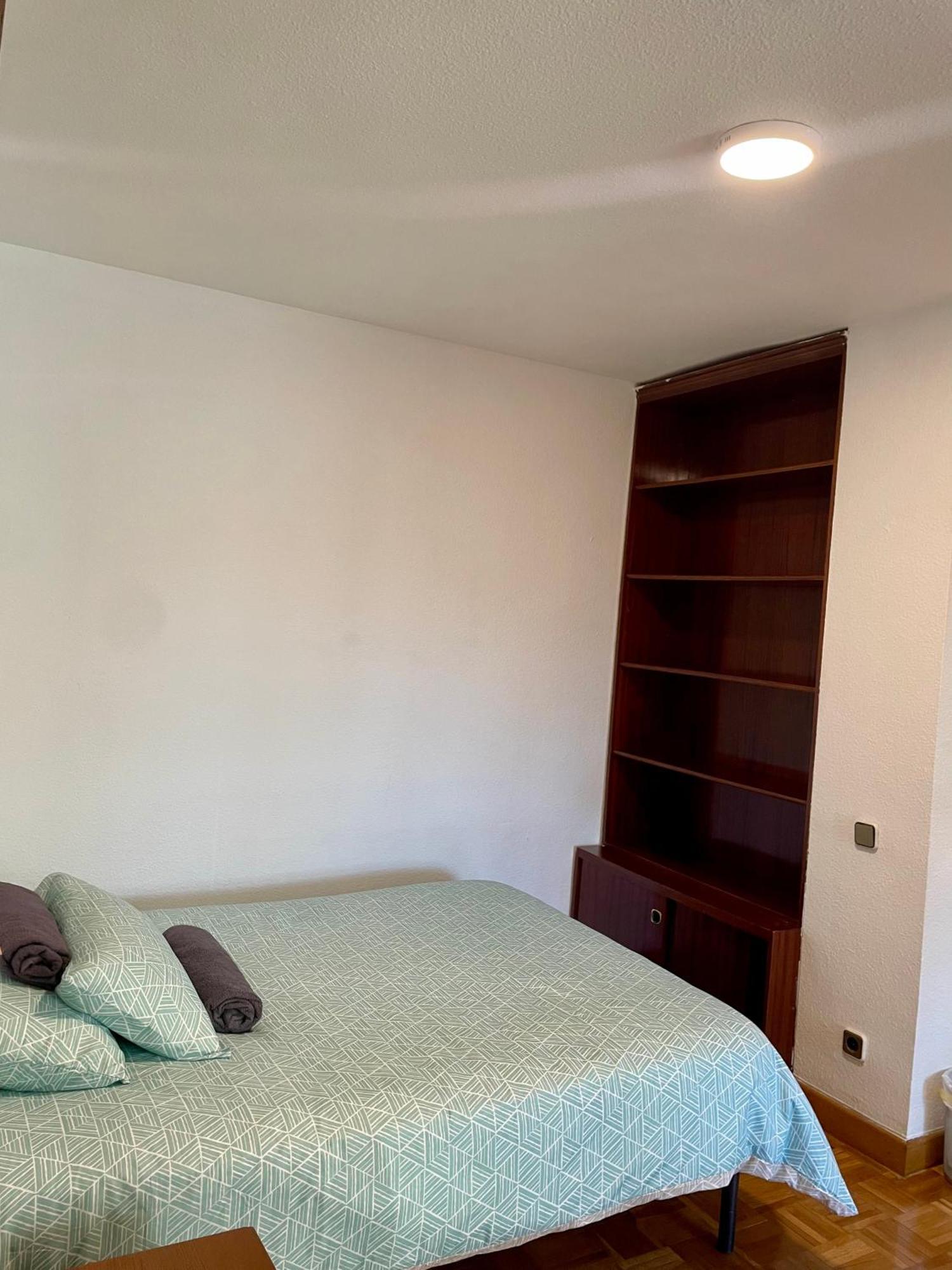 Private Rooms Madrid Atocha Екстериор снимка