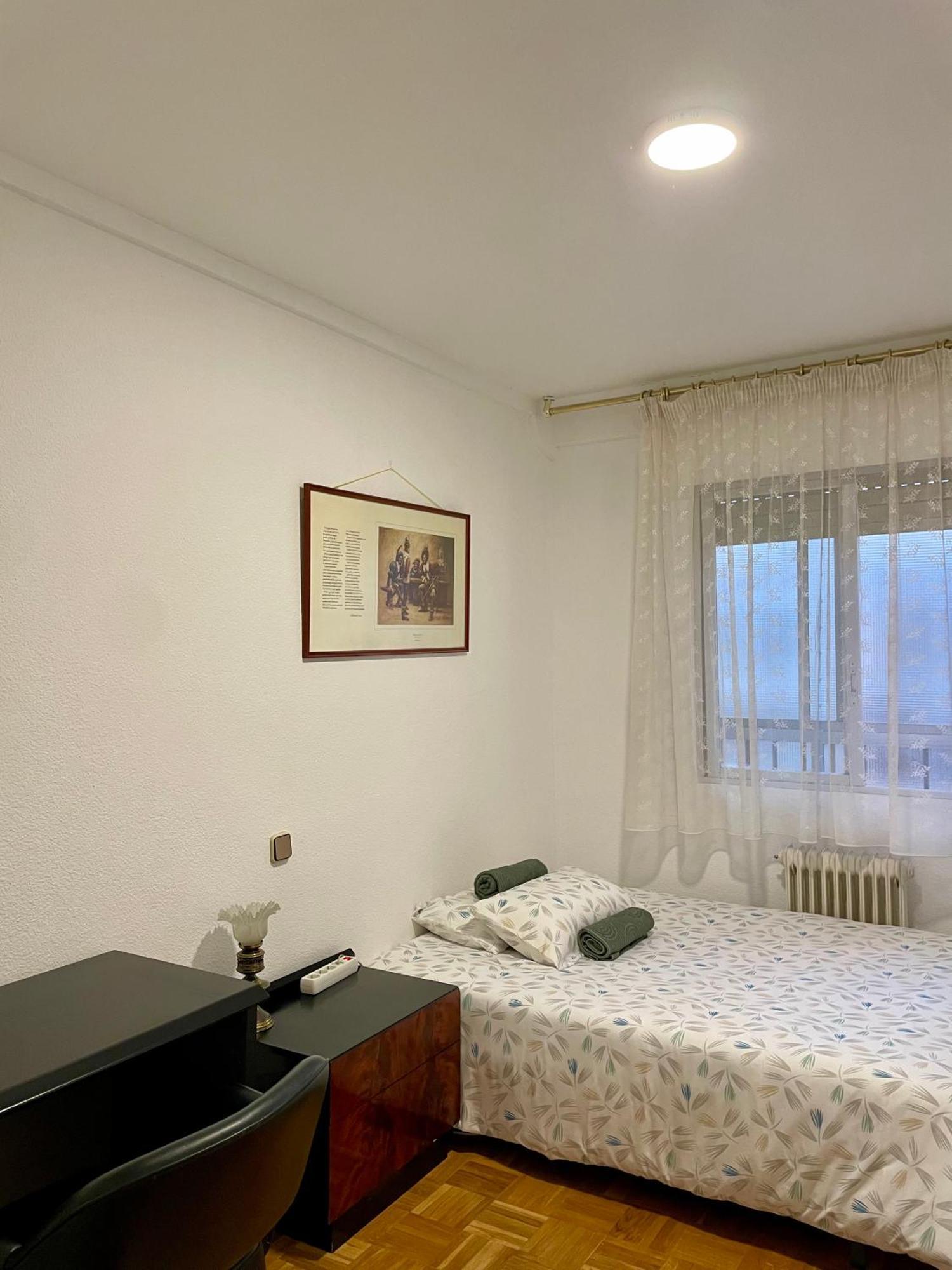 Private Rooms Madrid Atocha Екстериор снимка