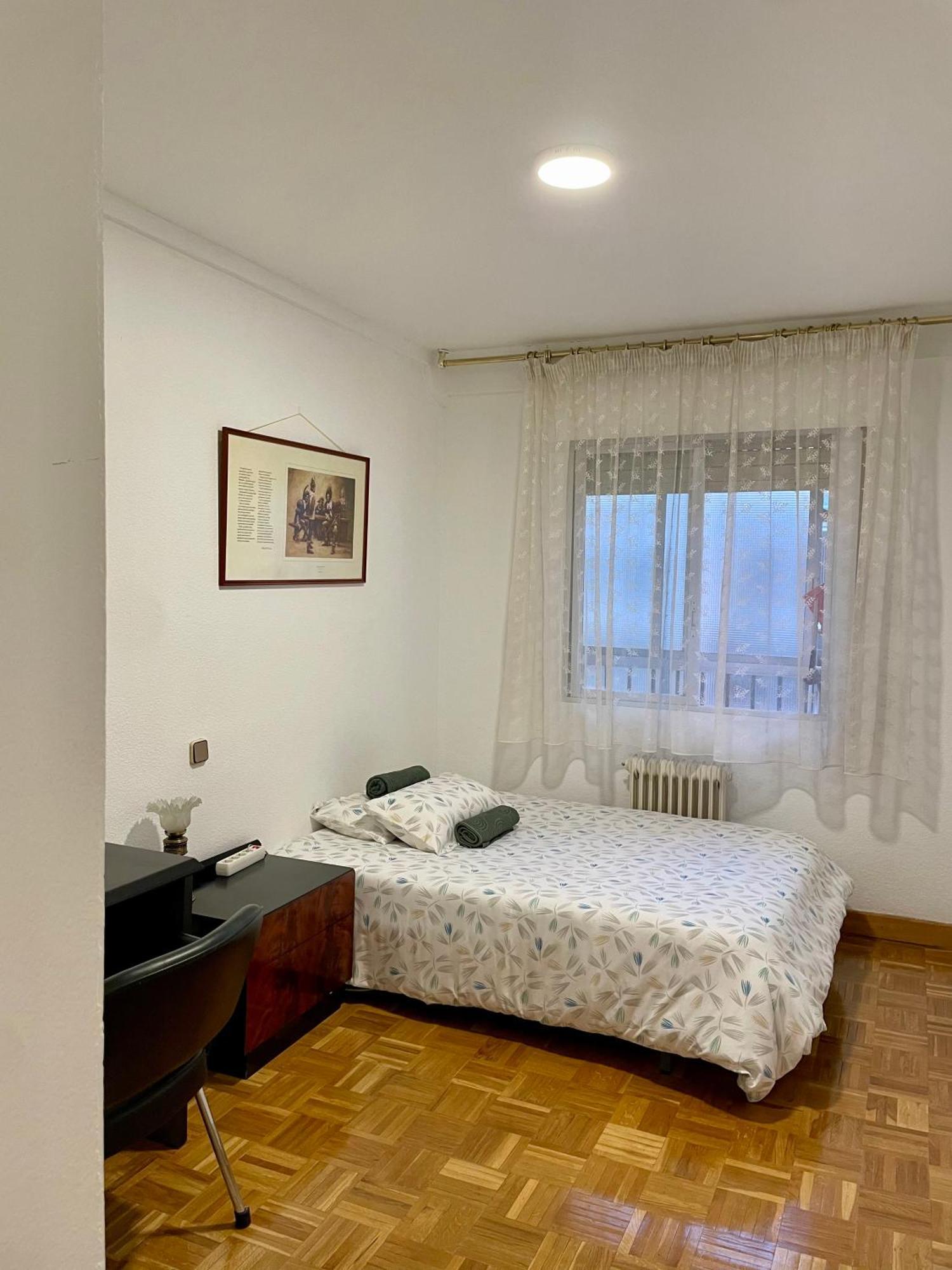 Private Rooms Madrid Atocha Екстериор снимка